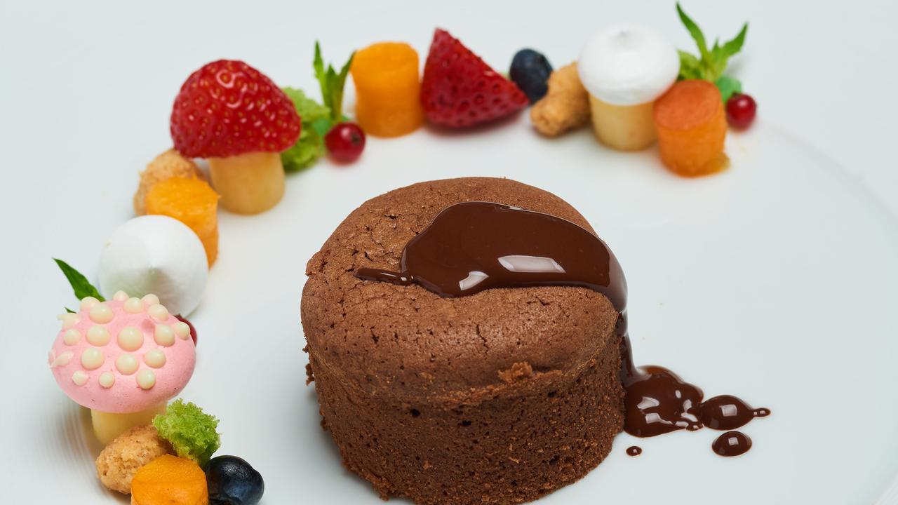 Halbflüssiger Schokoladenkuchen mit - 3sat-Mediathek Rotweinsorbet